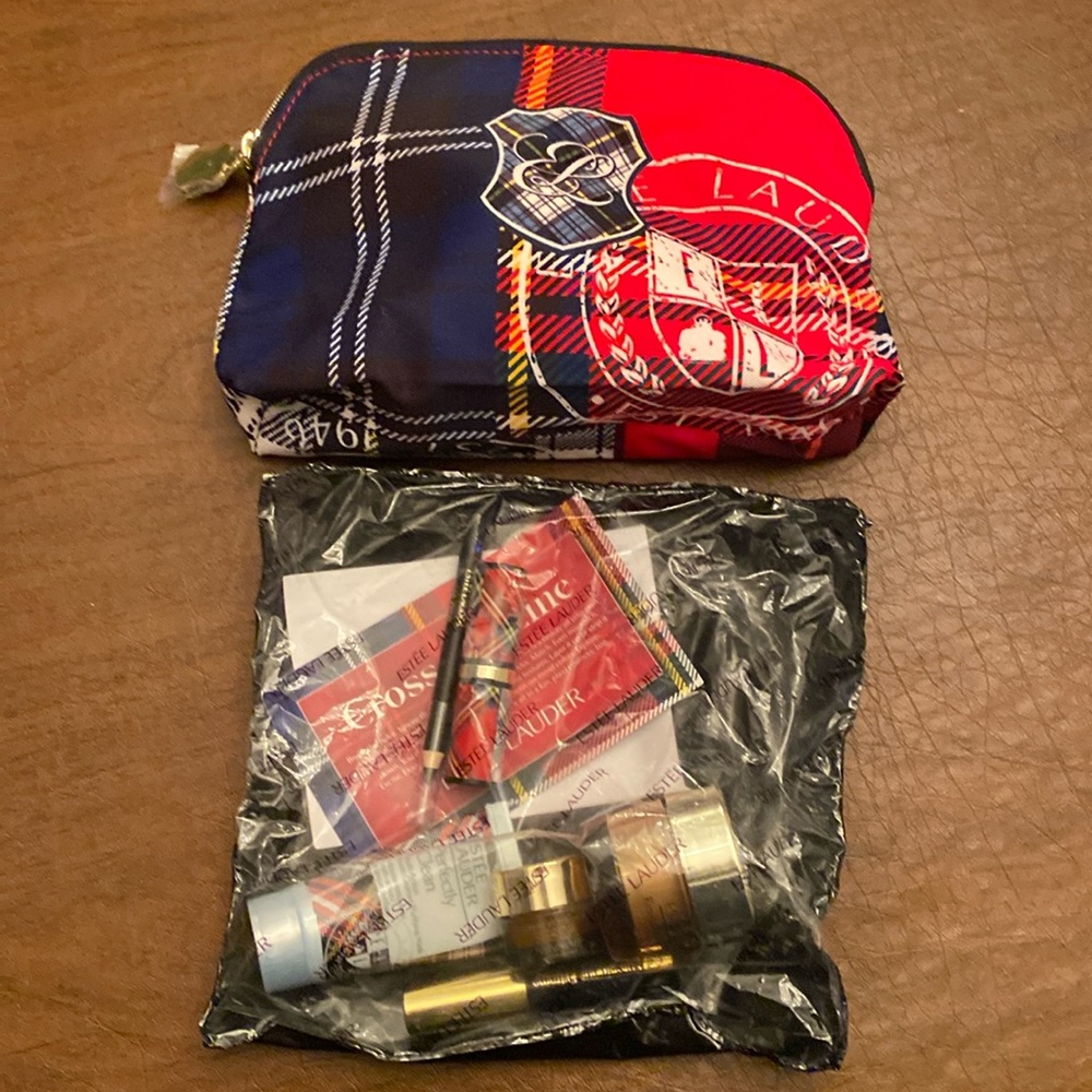 HP🔥• Estée Lauder “Crossed the Line” Gift Set • NWT - Picture 2 of 8
